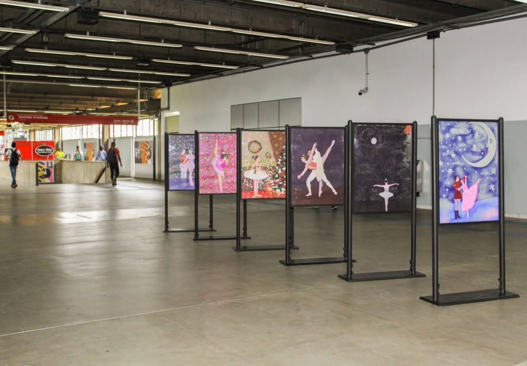 Exposição Bailarinas / Gaby Alves