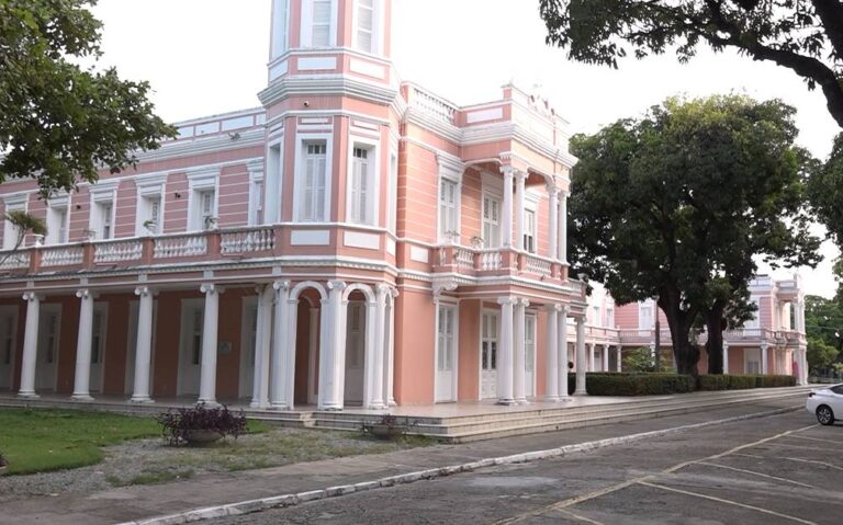 Moradores de Fortaleza afirmam que o bairro Benfica representa intelectualidade, boemia e afeto