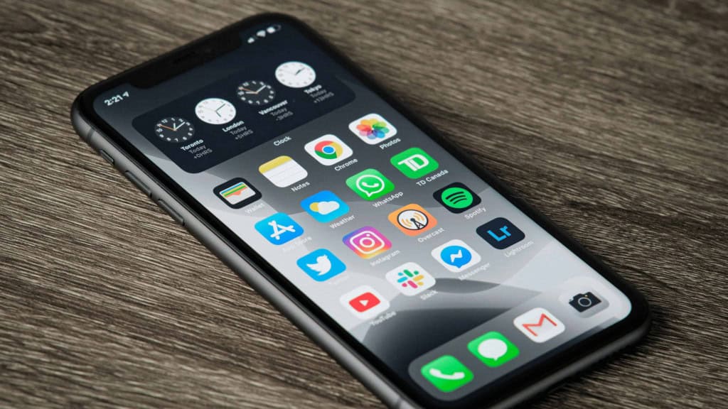 WhatsApp experimenta nova funcionalidade de exclusão de mensagens lidas e implementa atualizações visuais no iOS